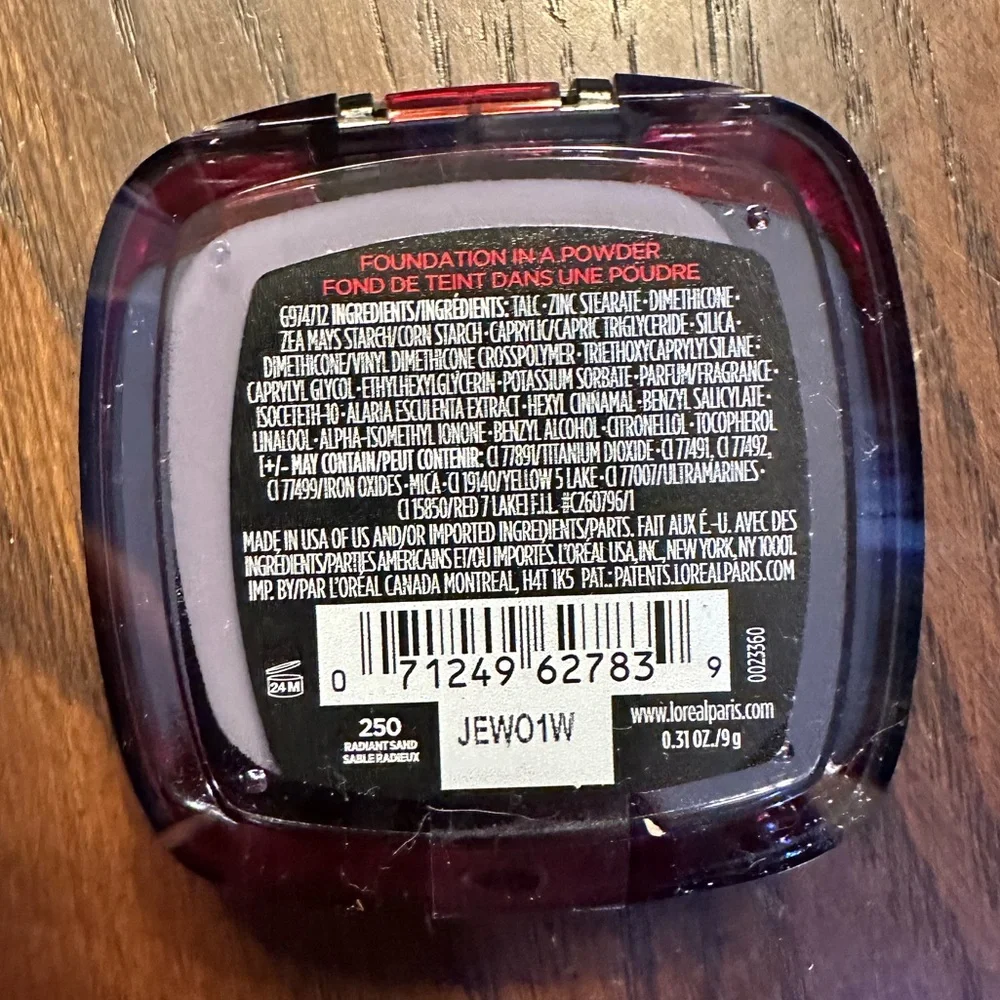 L'OREAL Infallible Foundation In A Powder, Fresh Wear 24 Hour, Radiant Sand 250